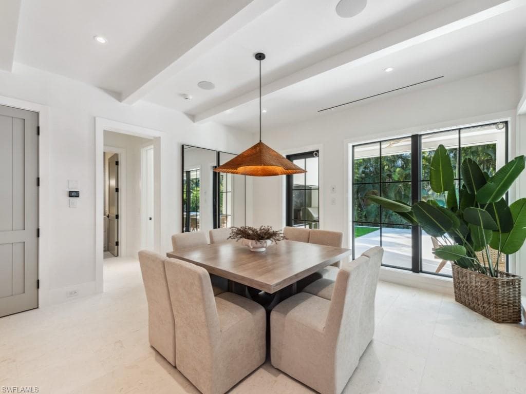 424 Spinnaker Dr, Naples, FL 34102-19