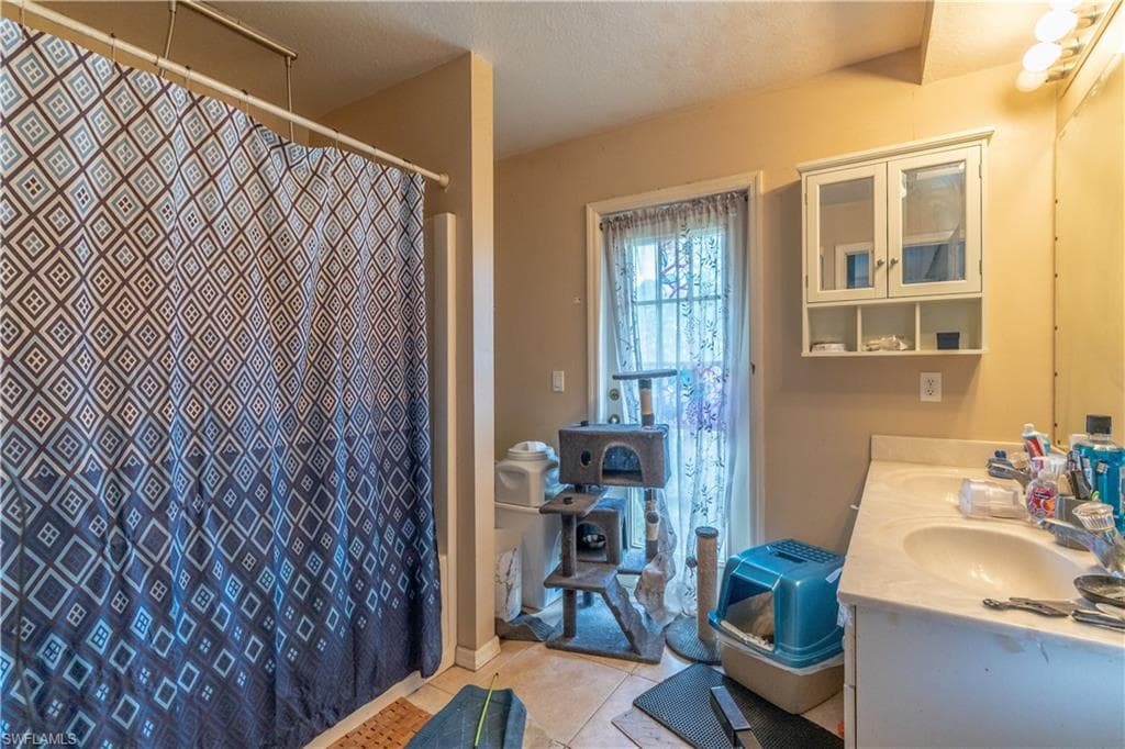 3421 68th Ave NE, Naples, FL 34120-23