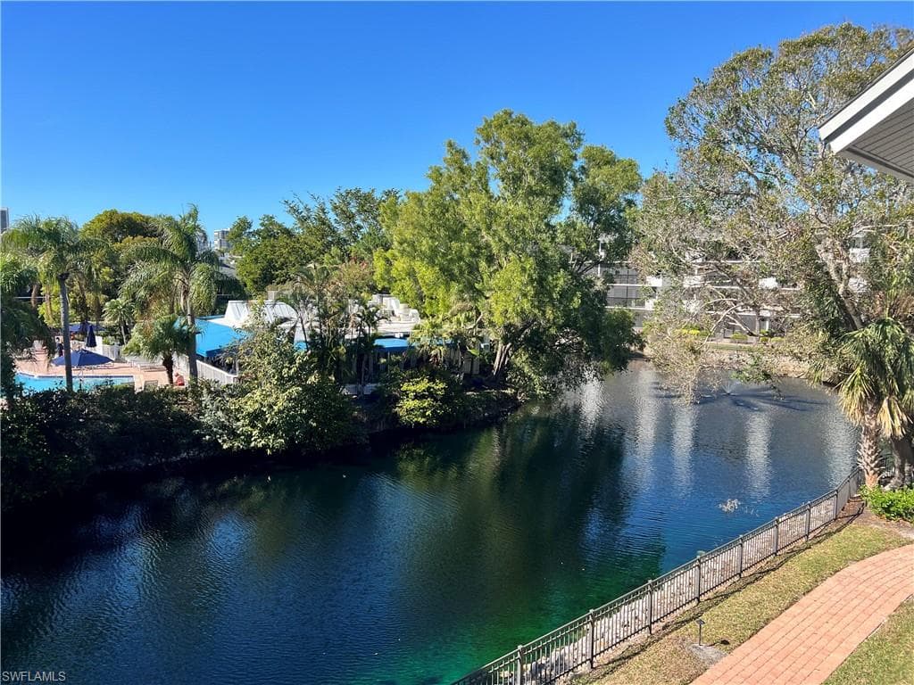 600 Neapolitan Way 342, Naples, FL 34103-10