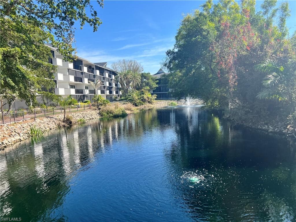 600 Neapolitan Way 342, Naples, FL 34103-20
