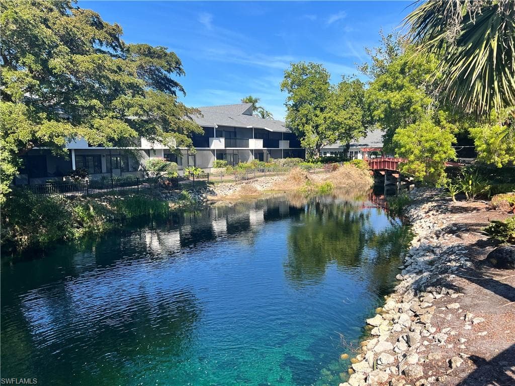 600 Neapolitan Way 342, Naples, FL 34103-3