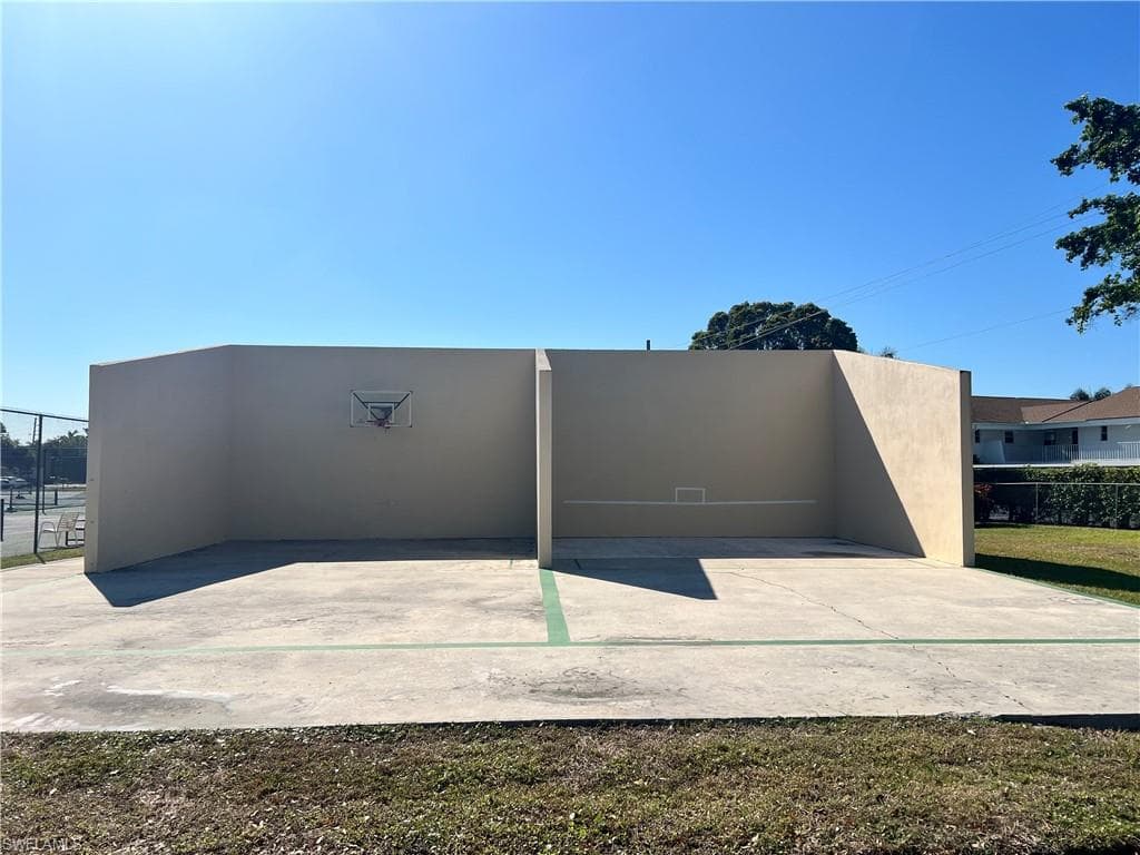 600 Neapolitan Way 342, Naples, FL 34103-45