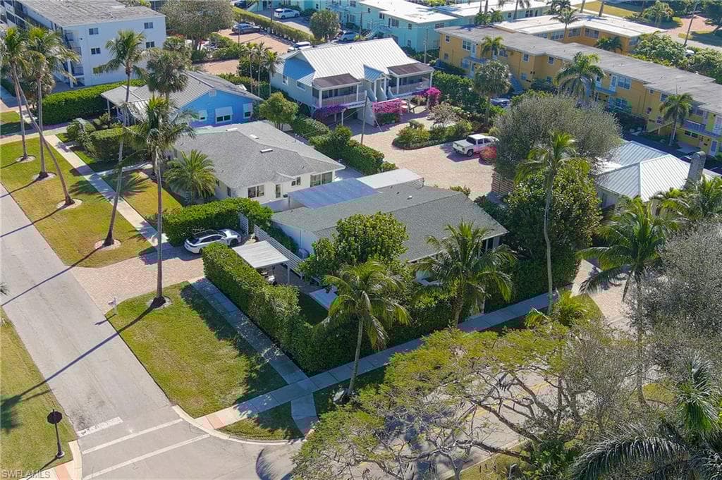 725 2nd St S 4/5, Naples, FL 34102-20