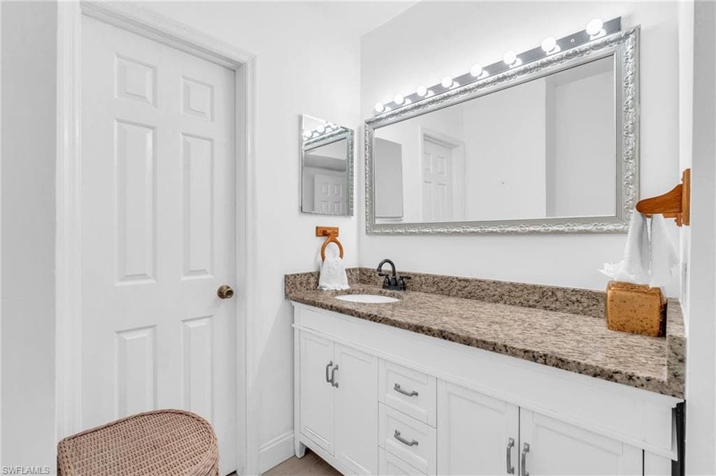 75 Emerald Woods Dr G8, Naples, FL 34108-16