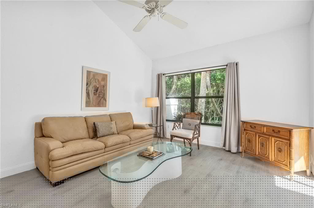 75 Emerald Woods Dr G8, Naples, FL 34108-5