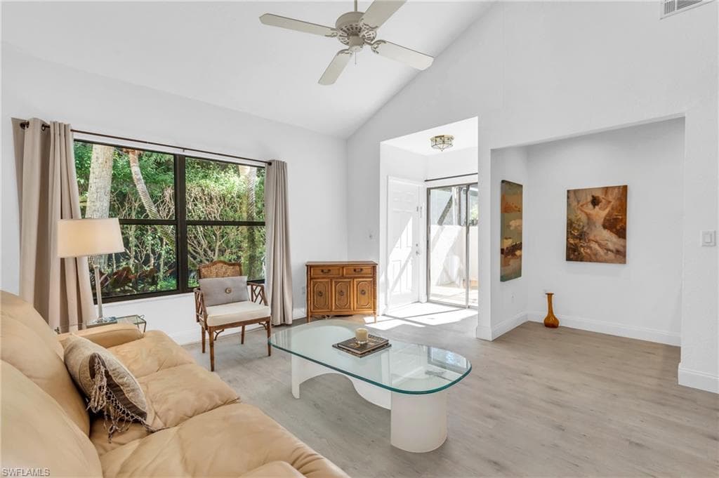75 Emerald Woods Dr G8, Naples, FL 34108-6