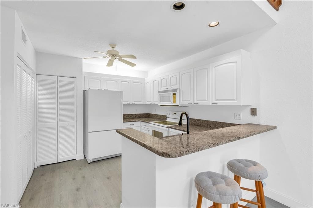 75 Emerald Woods Dr G8, Naples, FL 34108-8