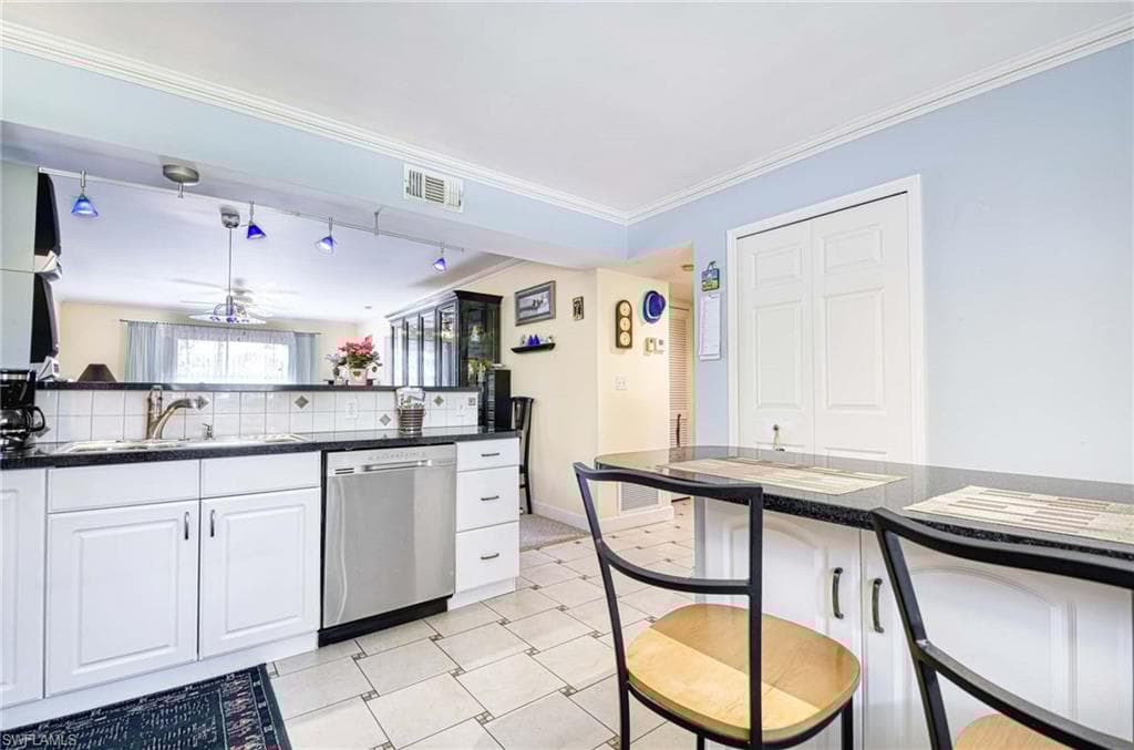 2330 Naples Trace Cir 9, Naples, FL 34109-9