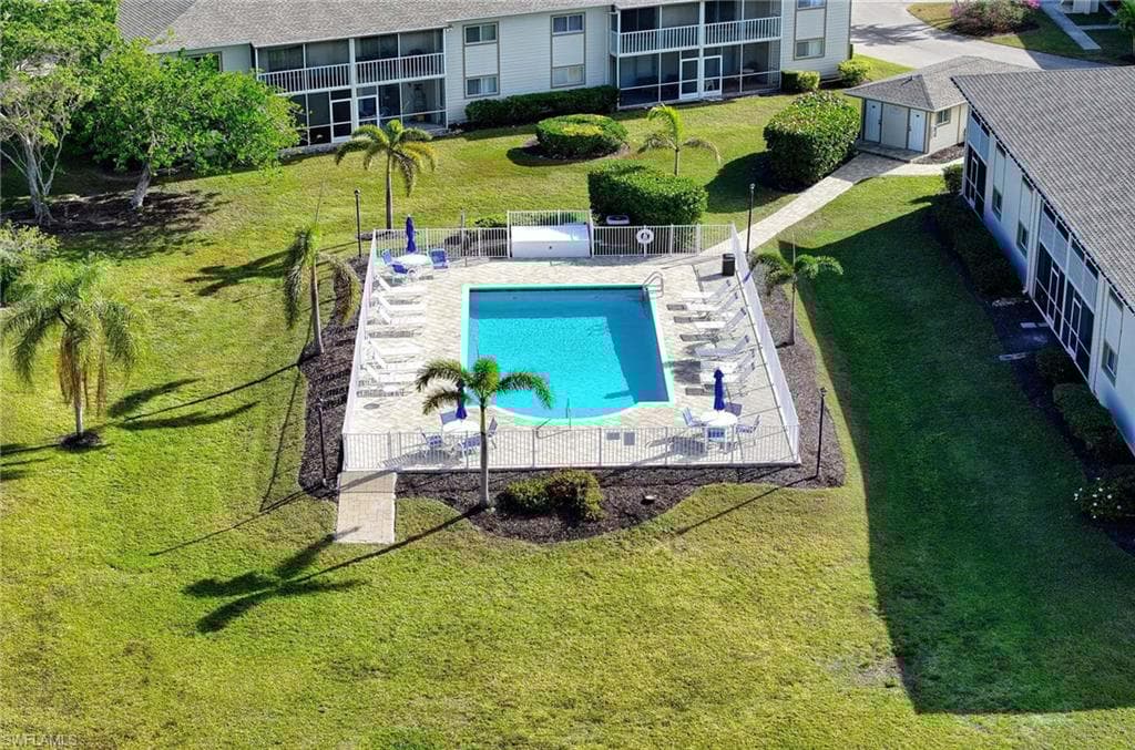 2330 Naples Trace Cir 9, Naples, FL 34109-7