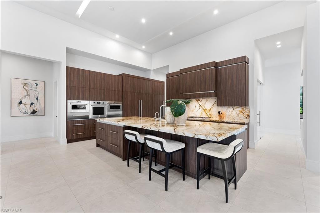172 Center St, Naples, FL 34108-14