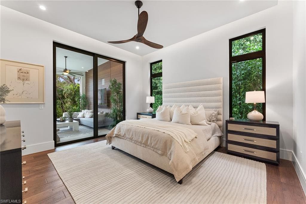 172 Center St, Naples, FL 34108-20