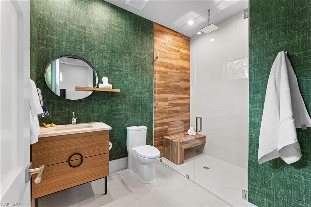172 Center St, Naples, FL 34108-30
