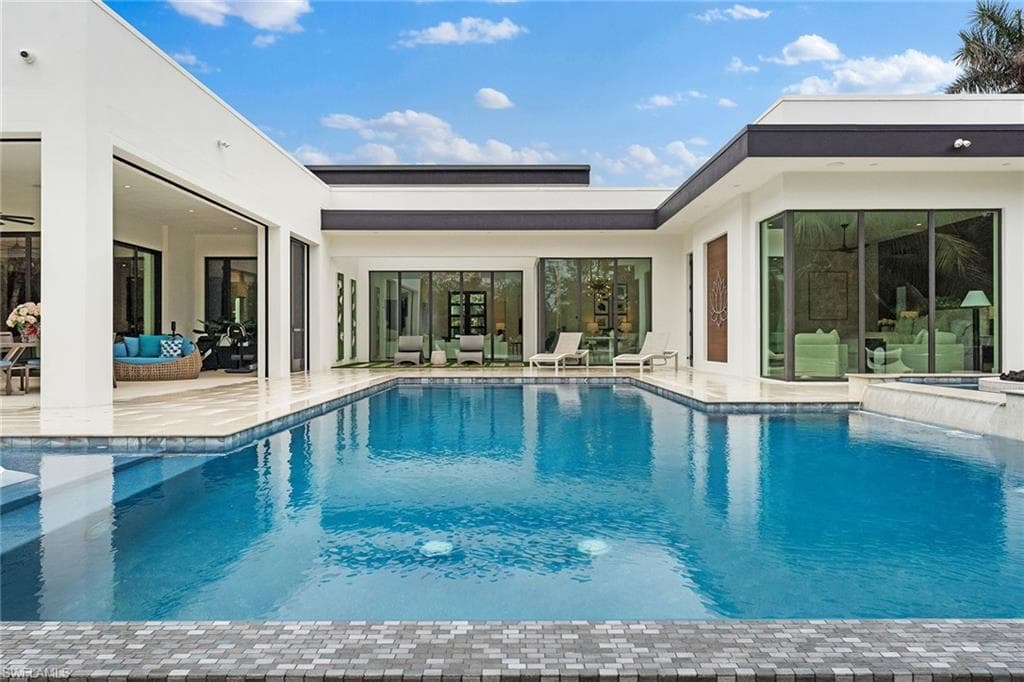172 Center St, Naples, FL 34108-37