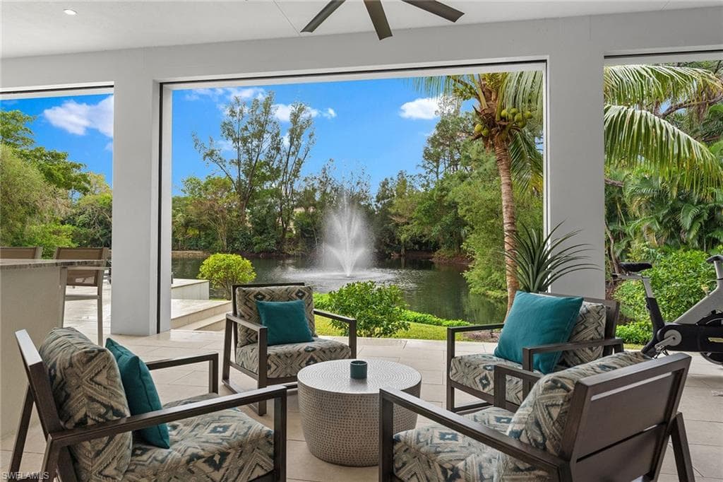 172 Center St, Naples, FL 34108-41