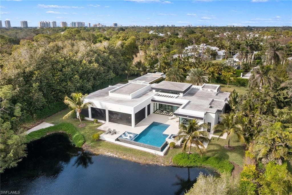 172 Center St, Naples, FL 34108-47