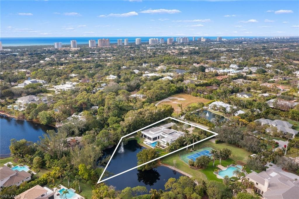 172 Center St, Naples, FL 34108-50