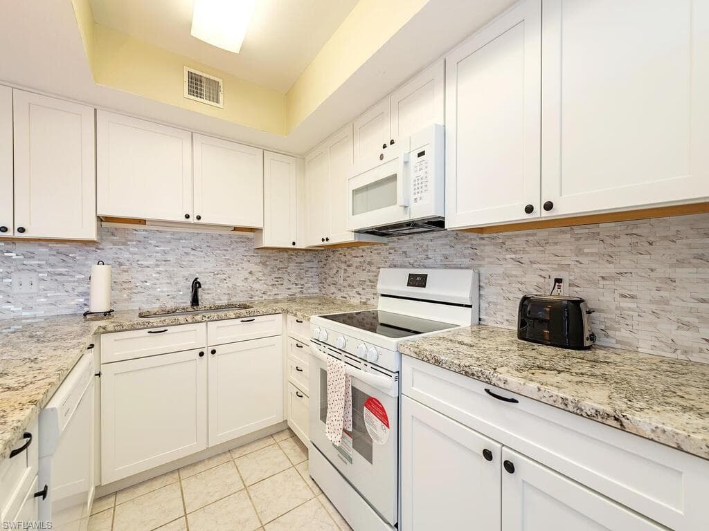 43 Marco Villas Dr K5, Marco Island, FL 34145-7