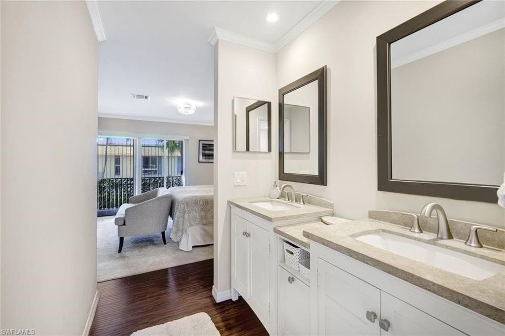 233 Palm Dr 233-2, Naples, FL 34112-16