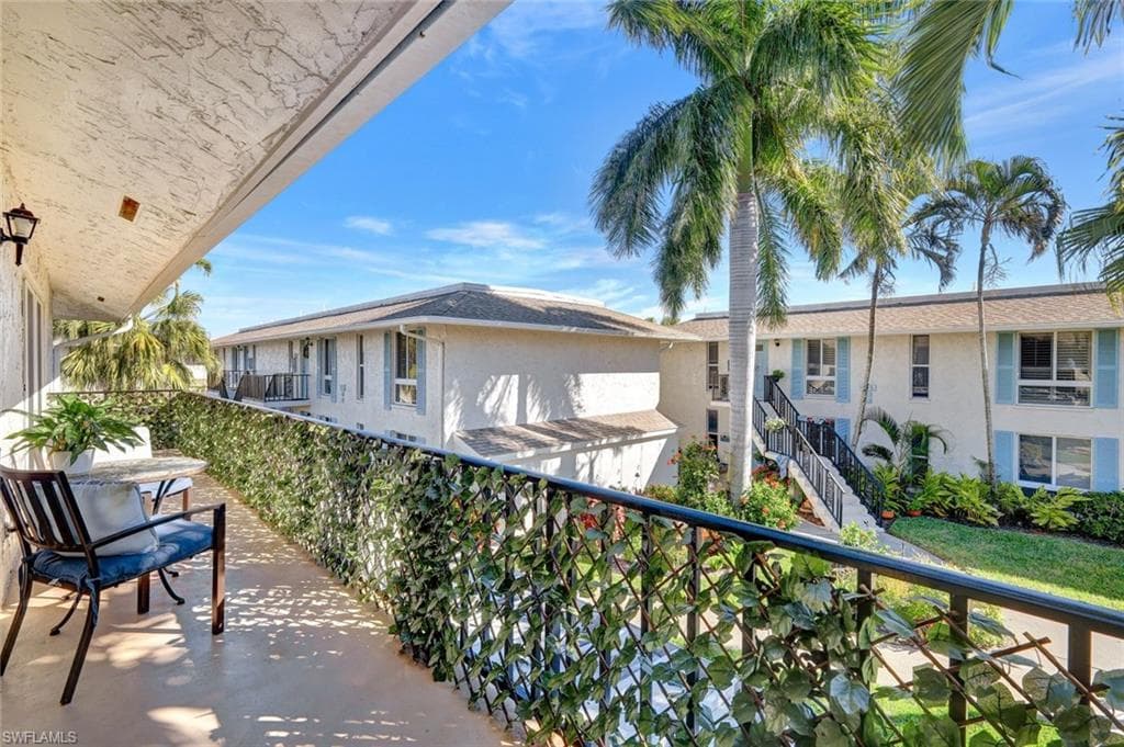 233 Palm Dr 233-2, Naples, FL 34112-20