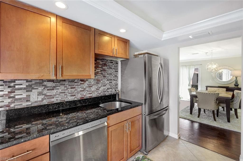 233 Palm Dr 233-2, Naples, FL 34112-3