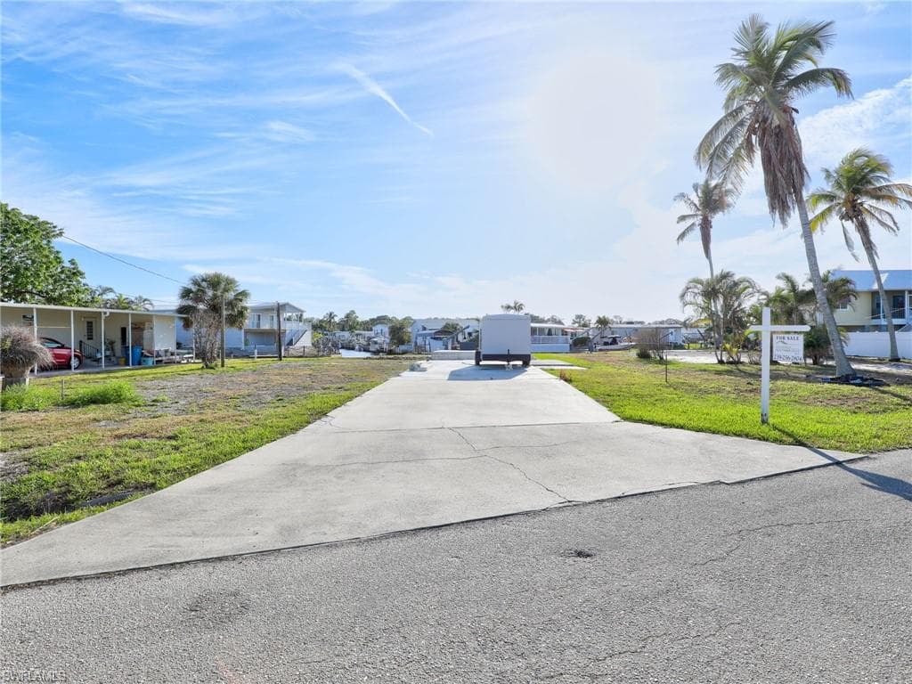 24524 Dolphin St, Bonita Springs, FL 34134-9