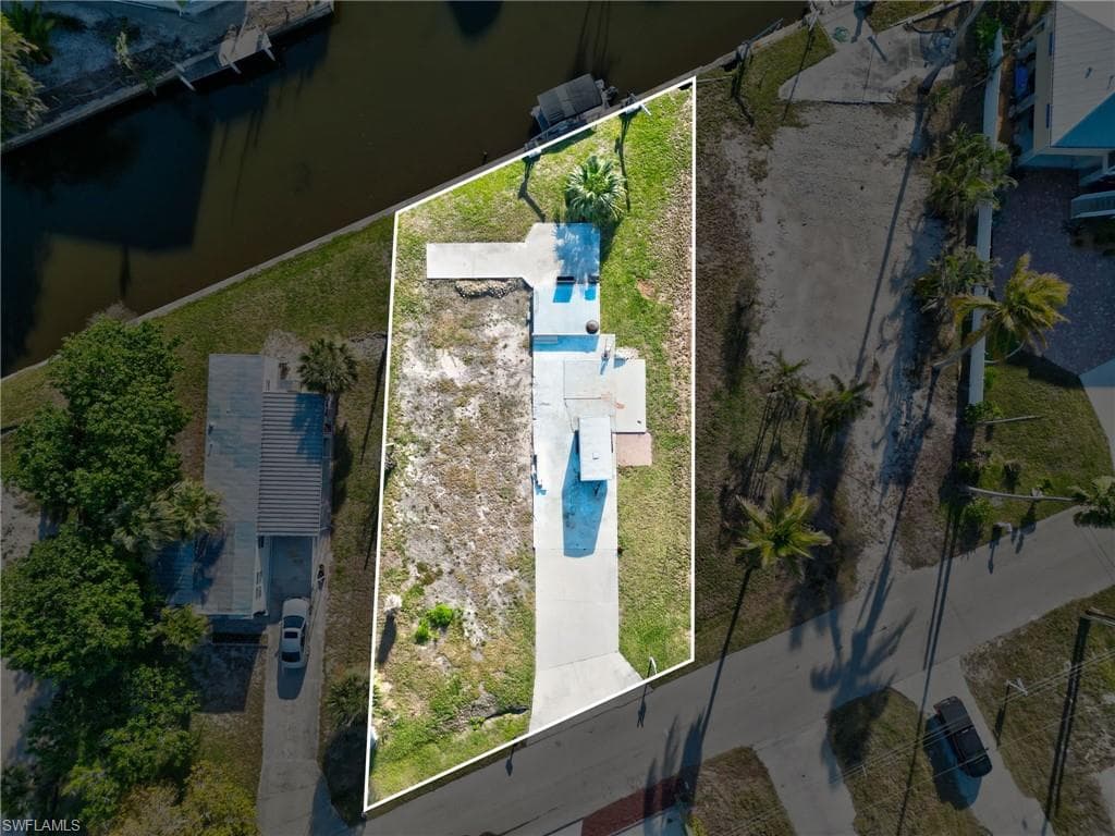 24524 Dolphin St, Bonita Springs, FL 34134-2