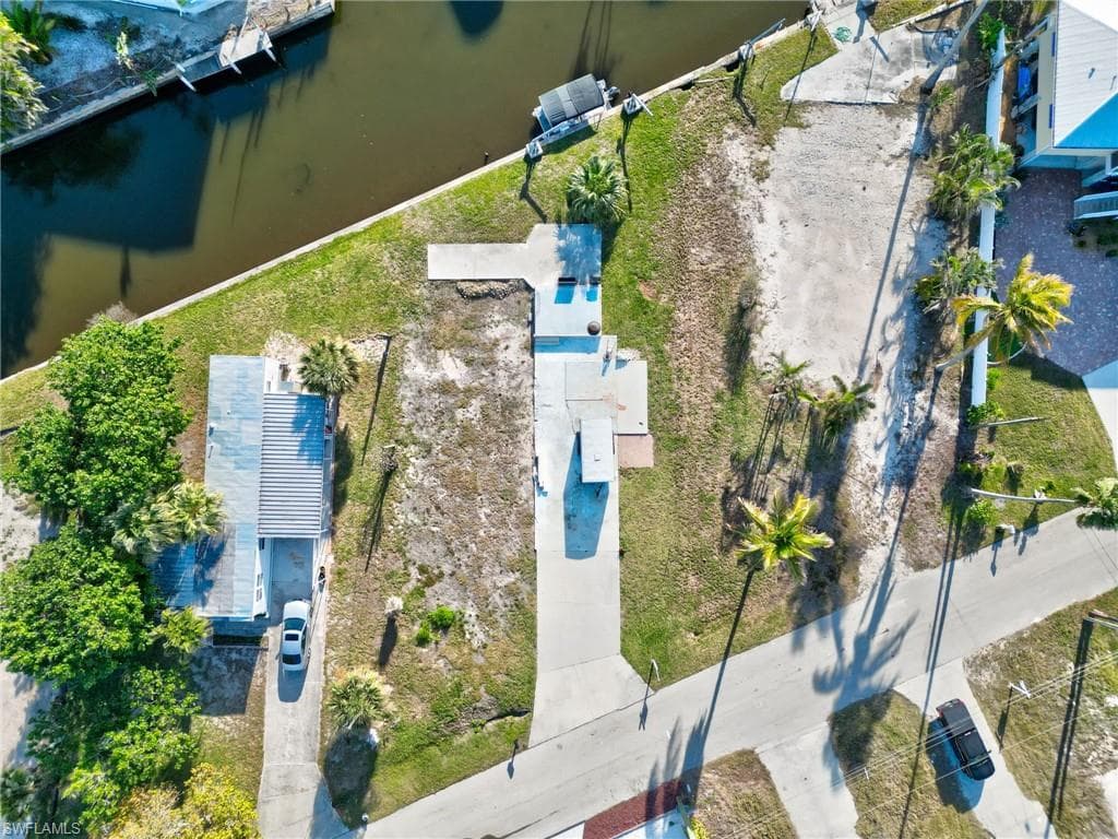 24524 Dolphin St, Bonita Springs, FL 34134-3