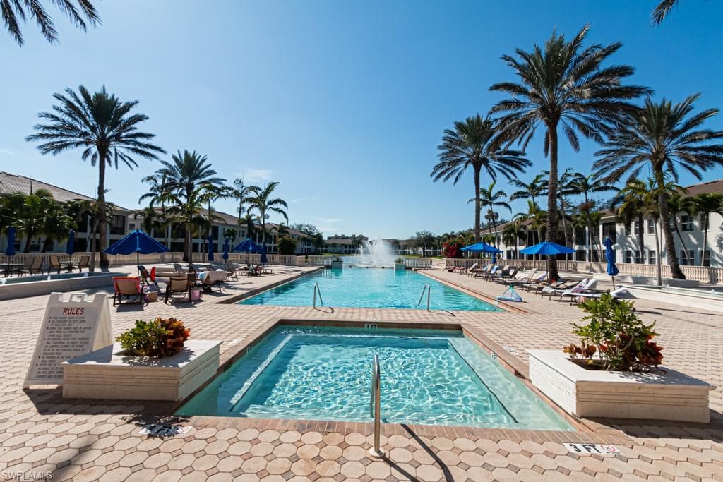 583 Avellino Isles Cir 102, Naples, FL 34119-28