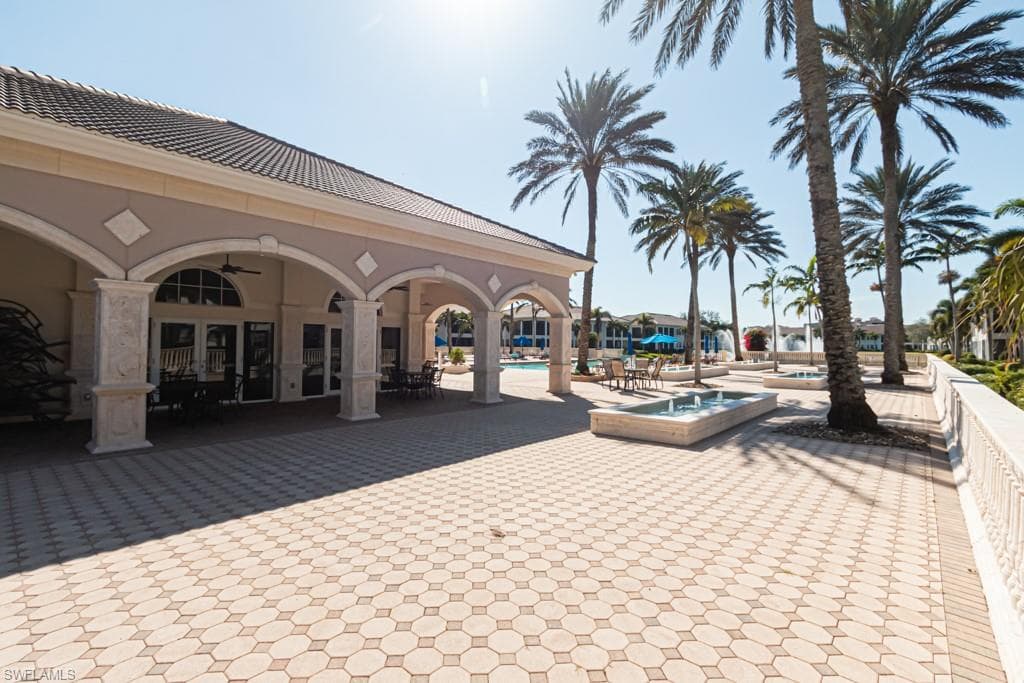583 Avellino Isles Cir 102, Naples, FL 34119-34