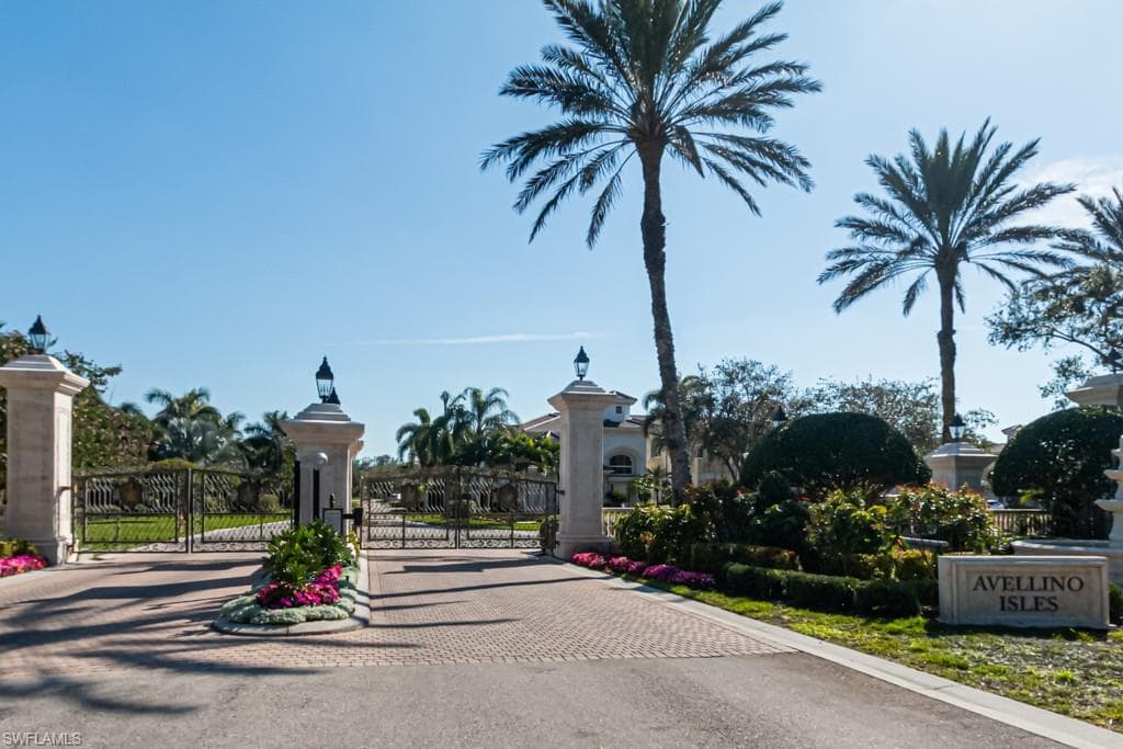 583 Avellino Isles Cir 102, Naples, FL 34119-36