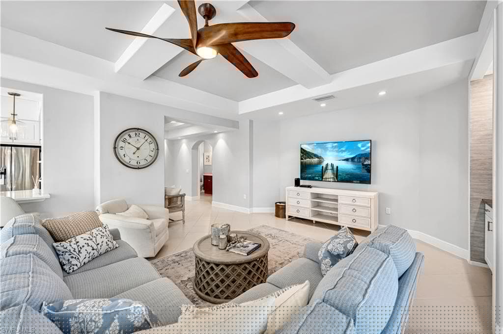 583 Avellino Isles Cir 102, Naples, FL 34119-4