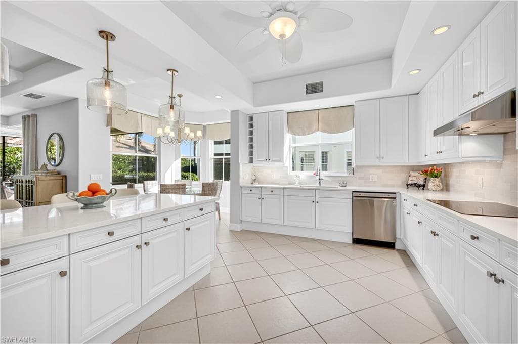583 Avellino Isles Cir 102, Naples, FL 34119-6
