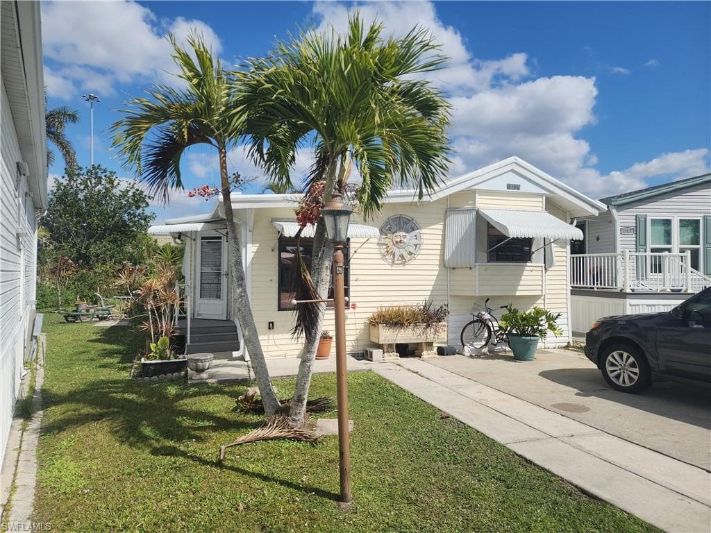 10835 Vireo Cir, Estero, FL 33928-2