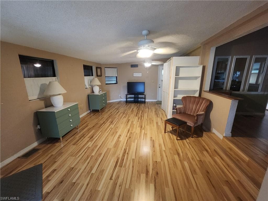 10835 Vireo Cir, Estero, FL 33928-3