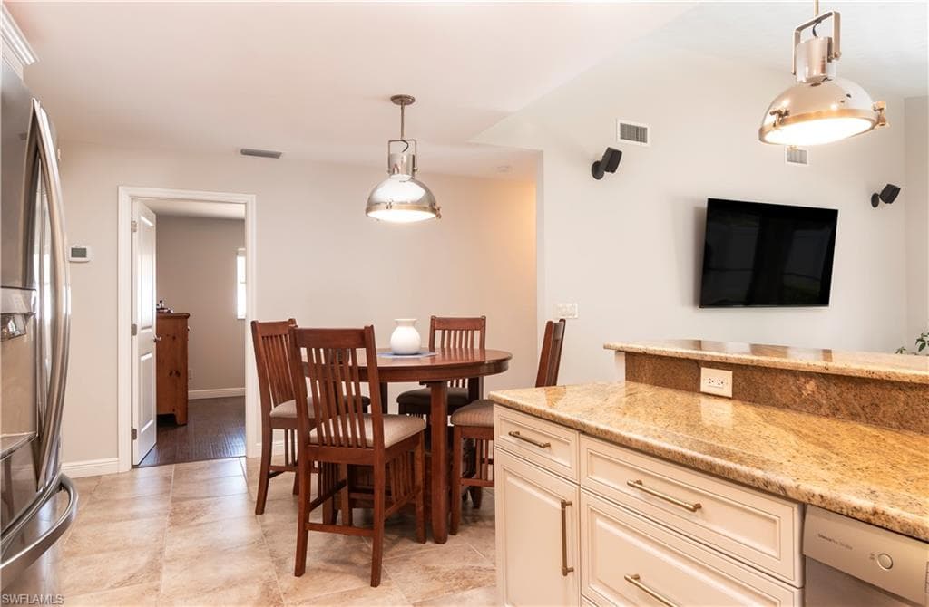 718 107th Ave N, Naples, FL 34108-14