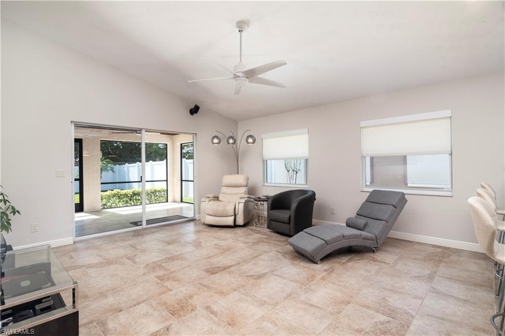 718 107th Ave N, Naples, FL 34108-15