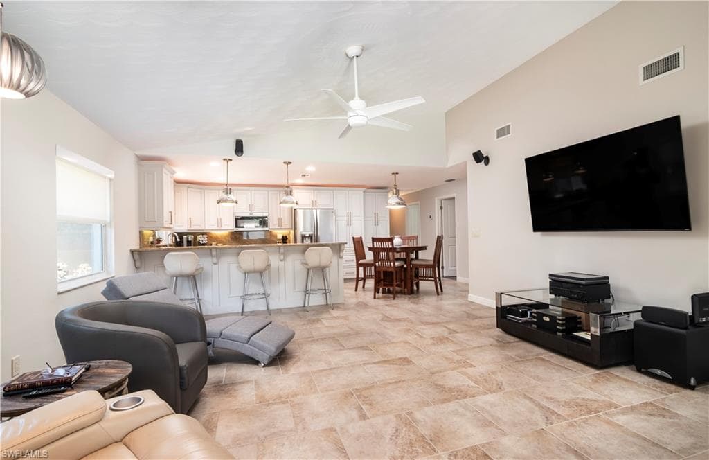718 107th Ave N, Naples, FL 34108-16