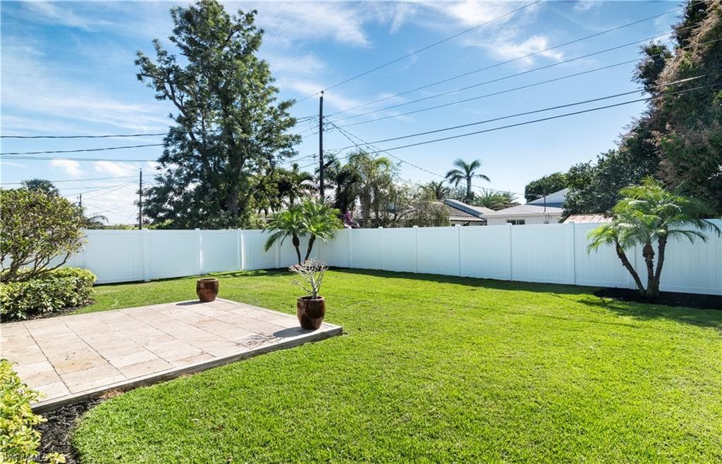 718 107th Ave N, Naples, FL 34108-18