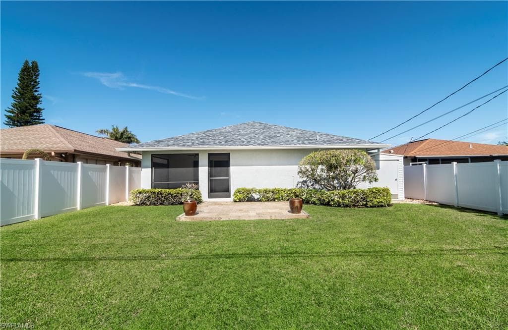 718 107th Ave N, Naples, FL 34108-19
