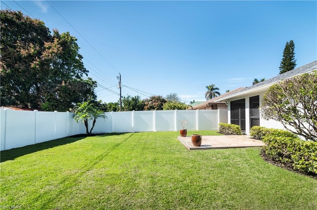718 107th Ave N, Naples, FL 34108-20