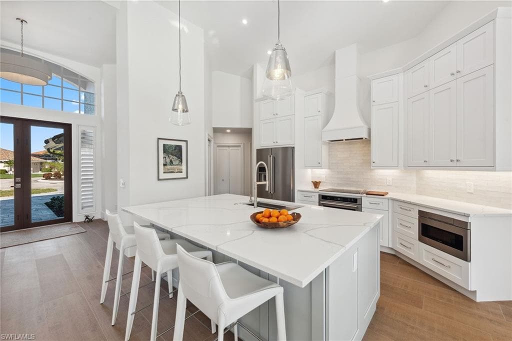 8338 Tuliptree Pl, Naples, FL 34113-8