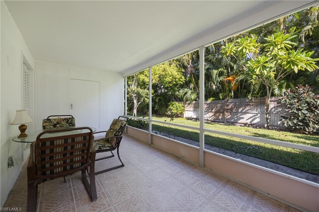 15 Knights Bridge Rd A-50, Naples, FL 34112-4