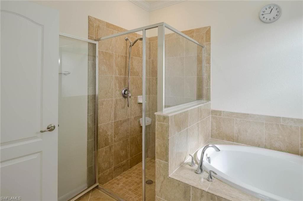 9215 Shadow Oak Ln, Naples, FL 34120-14