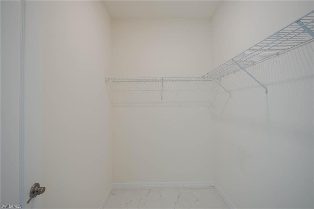 9215 Shadow Oak Ln, Naples, FL 34120-15