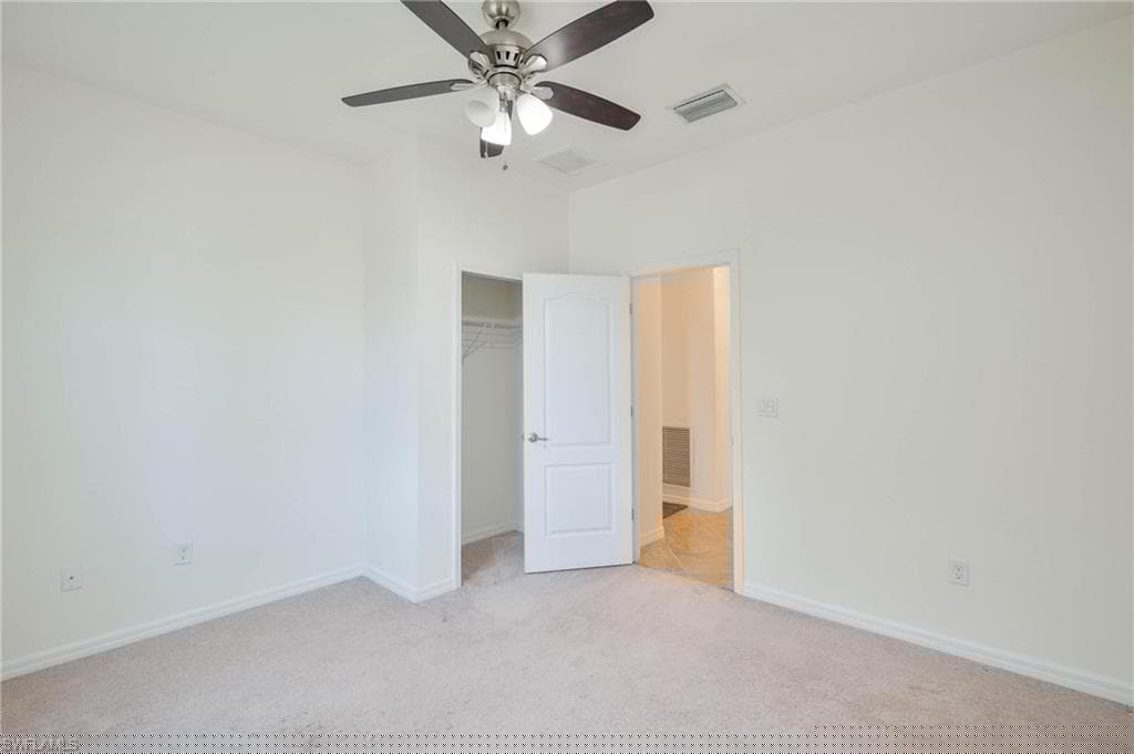 9215 Shadow Oak Ln, Naples, FL 34120-17