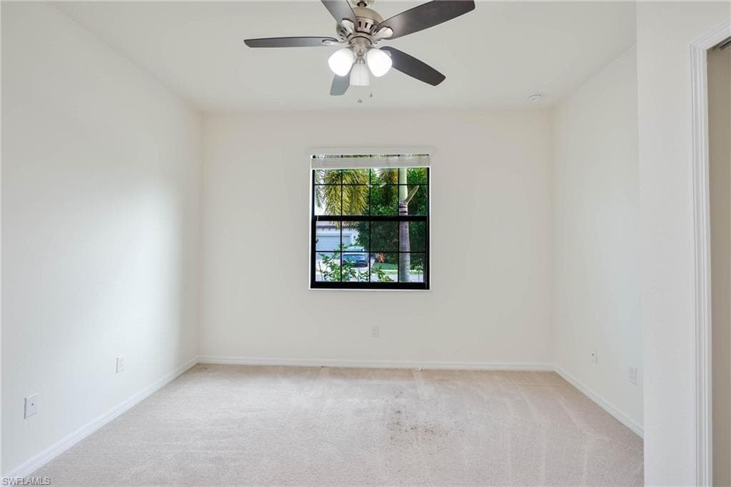 9215 Shadow Oak Ln, Naples, FL 34120-18