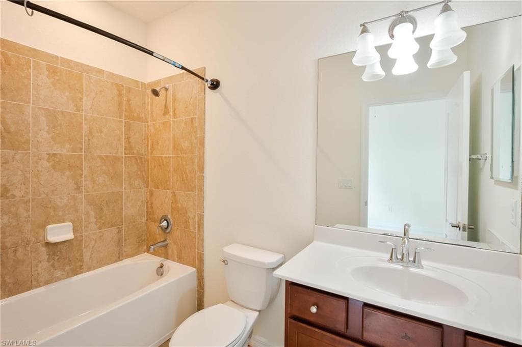 9215 Shadow Oak Ln, Naples, FL 34120-20