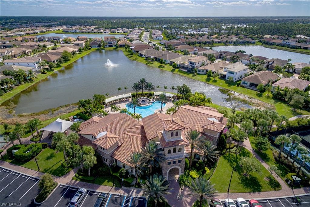 9215 Shadow Oak Ln, Naples, FL 34120-36