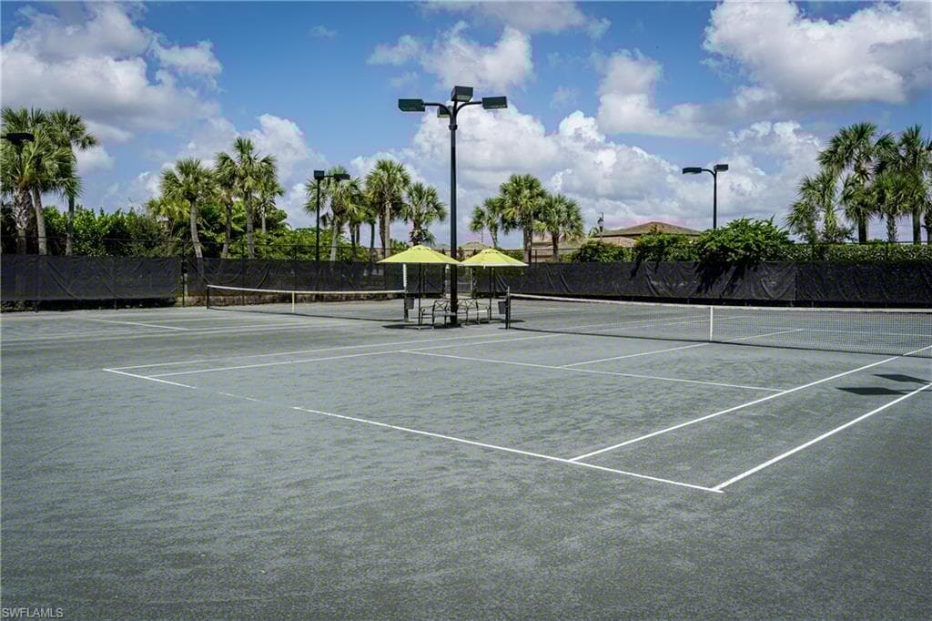 9215 Shadow Oak Ln, Naples, FL 34120-43