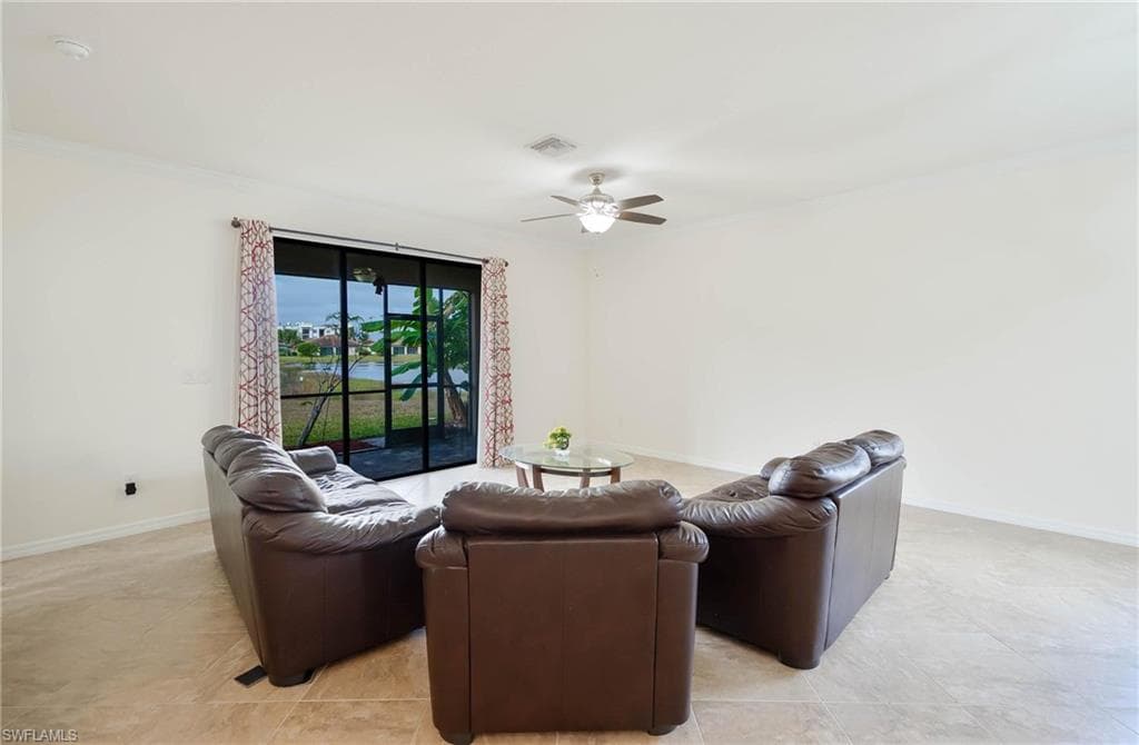 9215 Shadow Oak Ln, Naples, FL 34120-8